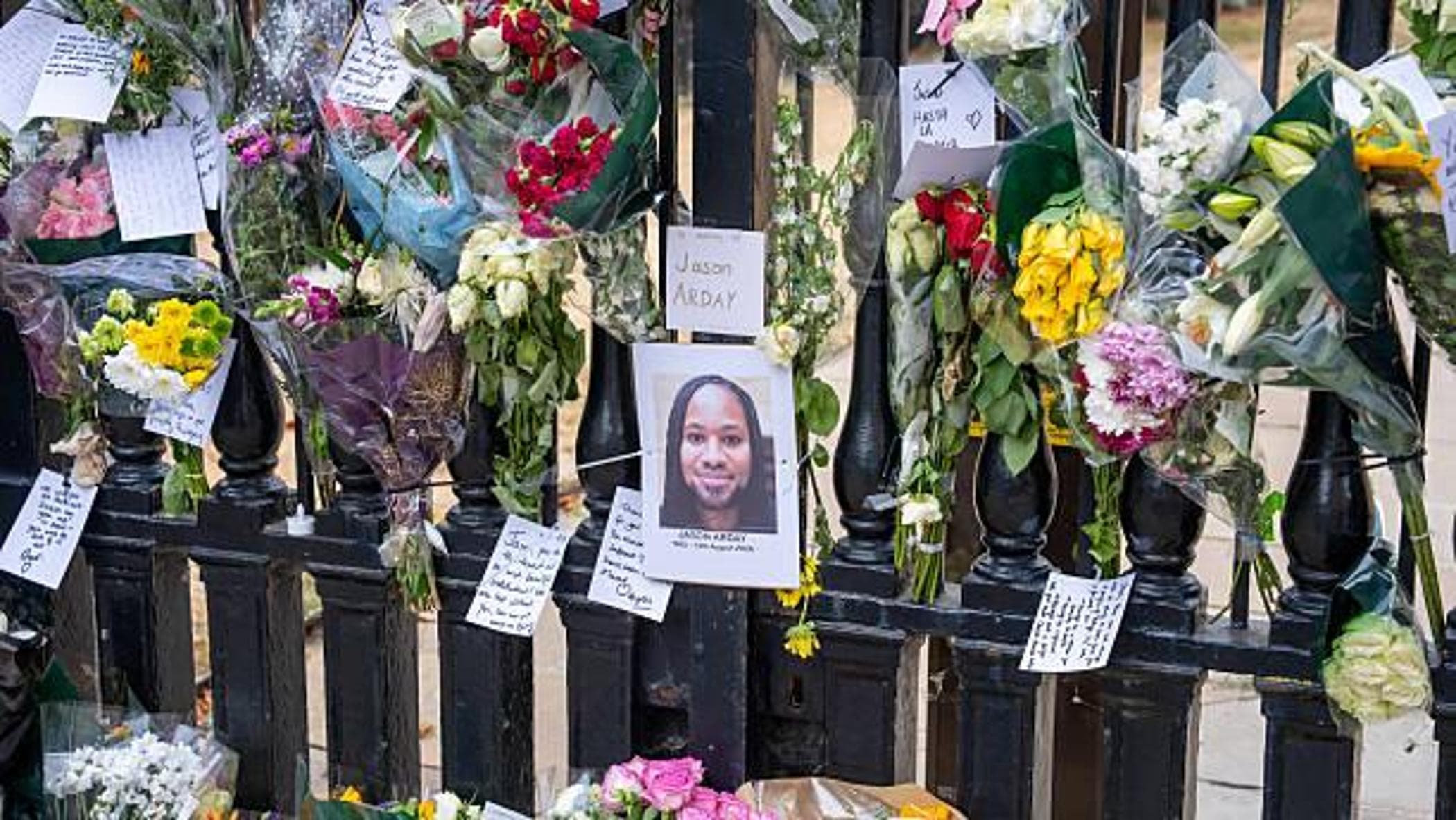 sospeso per razzismo l8217accademico che accus242 per primo arday di plagio quando erano colleghi a cambridge da Repubblica.it sospeso per razzismo l8217accademico che accus242 per primo arday di plagio quando erano colleghi a cambridge