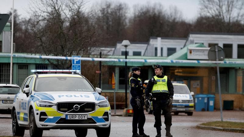 Anteprima: Svezia, attacco in una scuola: diciottenne armato di spada causa un morto e tre feriti
