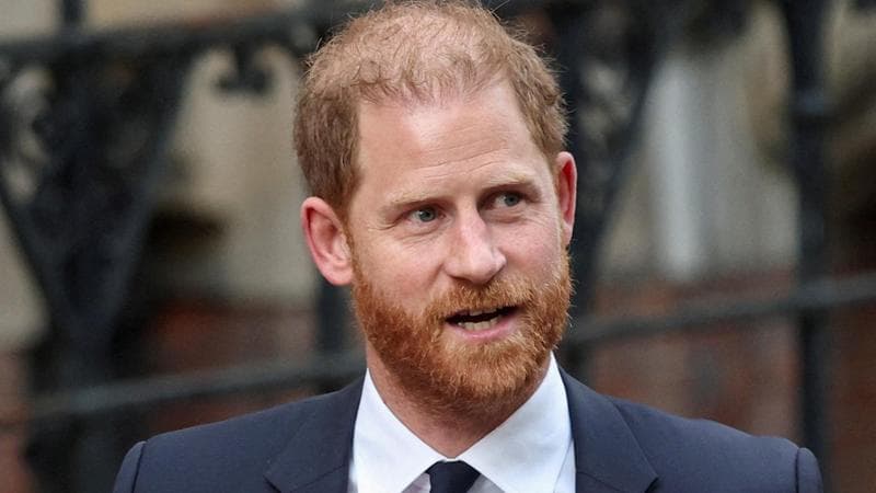 Anteprima: L’amaro ritorno a casa di Harry: dovrà pagare 9 milioni e mezzo di sterline al Daily Mail