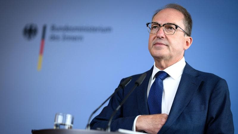 Anteprima: Scoperto un deposito d’armi in un bosco vicino a Berlino: “Sospetto sugli 007 di Mosca”