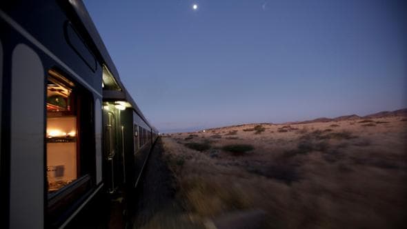 La notte in treno è di lusso: viaggio tra le carrozze letto più spettacolari del mondo