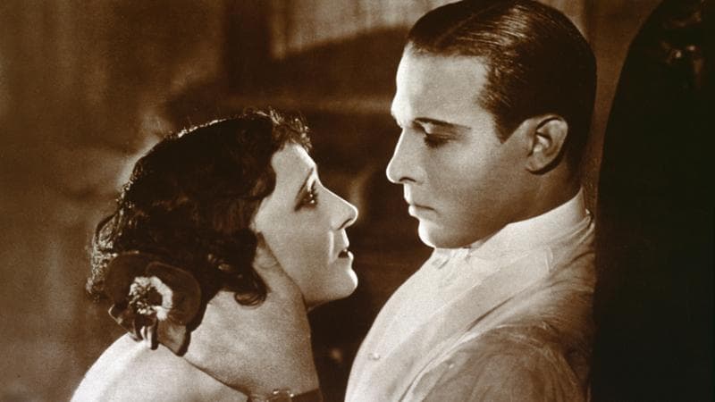 Rodolfo Valentino con Helen d'Algy in "Notte nuziale" di Joseph Henabery
