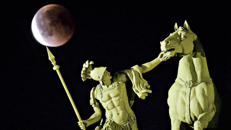 Anteprima: Eclissi di Luna nella notte tra giovedì e venerdì. Il satellite si colorerà rosso sangue