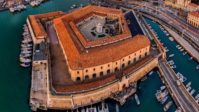 Panorama del porto di Ancona. Foto Zitti