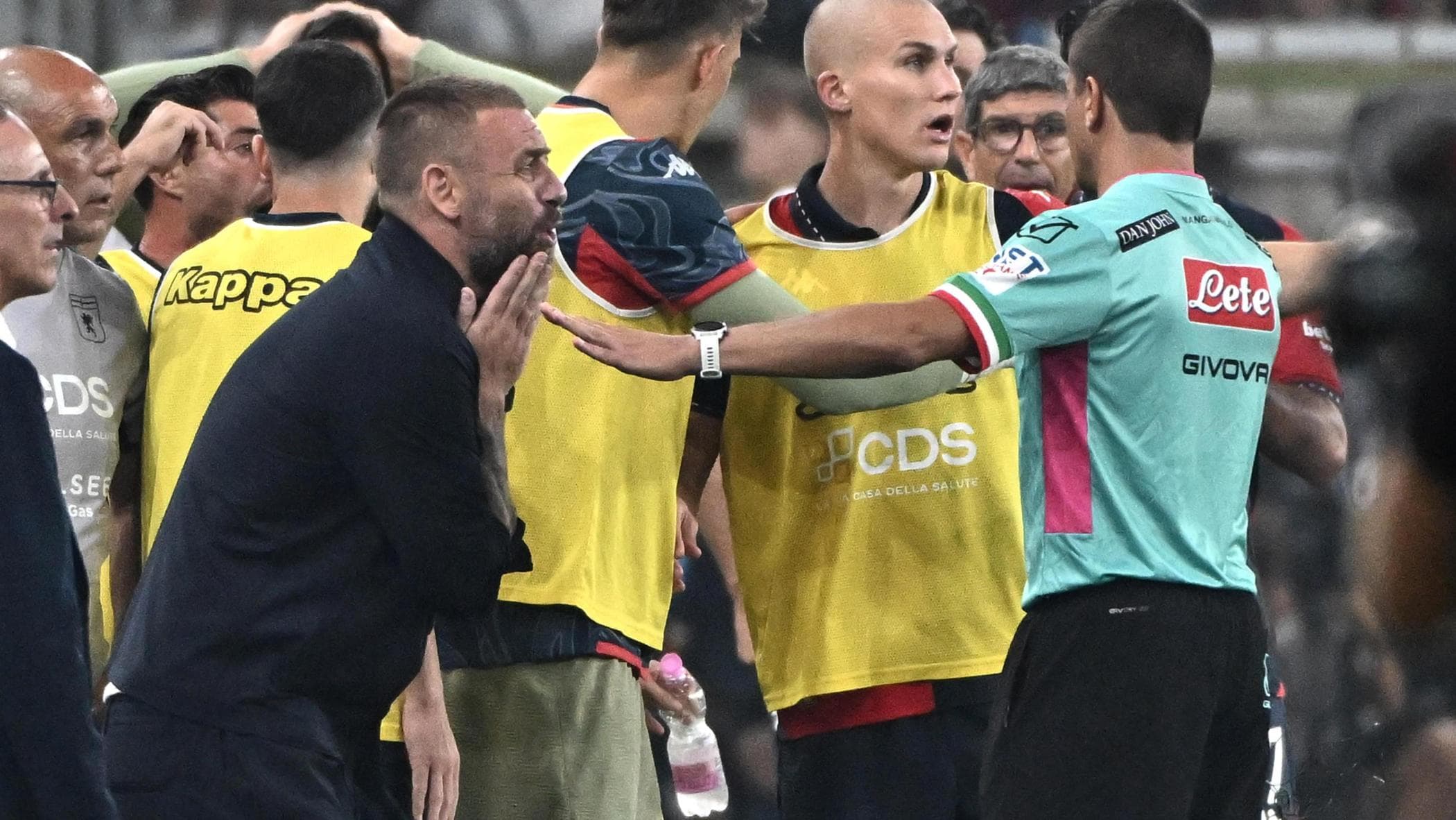 genoa napoli di bello nella bufera dopo un sabato di partite 232 gi224 polemica sulle designazioni da Repubblica.it genoa napoli di bello nella bufera dopo un sabato di partite 232 gi224 polemica sulle designazioni