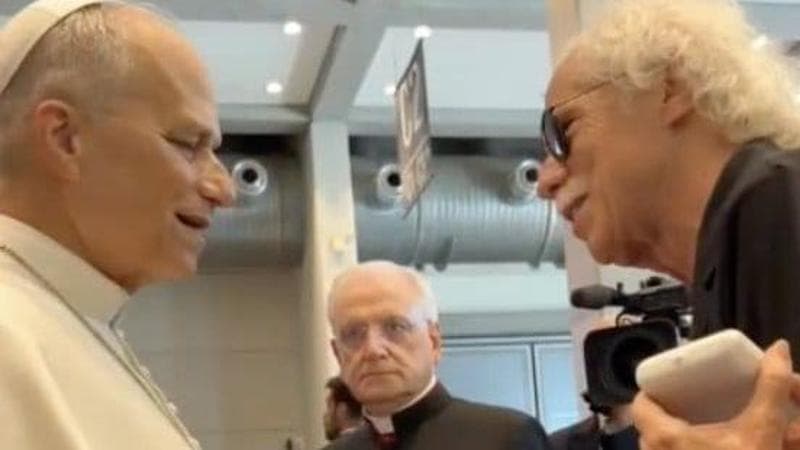 Anteprima: Il Papa scherza con il sassofonista dei Blues Brothers: “Realizza la missione per conto d…