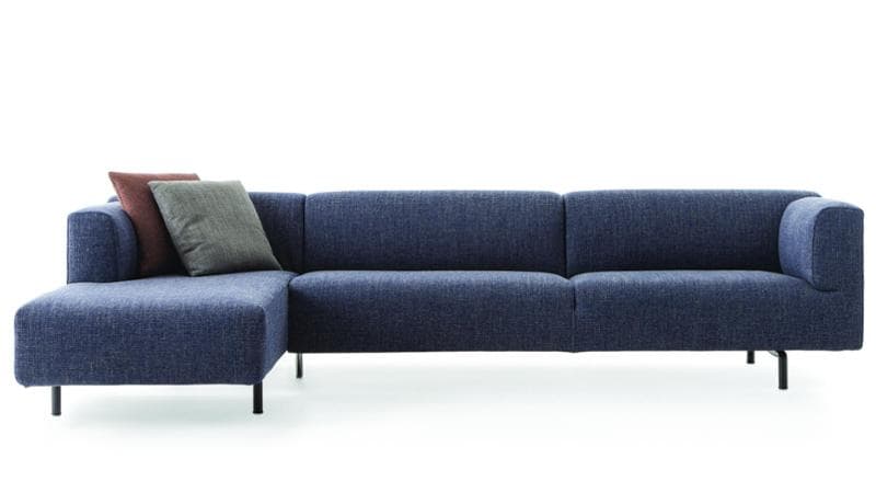 Il divano Met per Cassina, sintesi di rigore e comfort, diventa emblema del design anni Novanta
