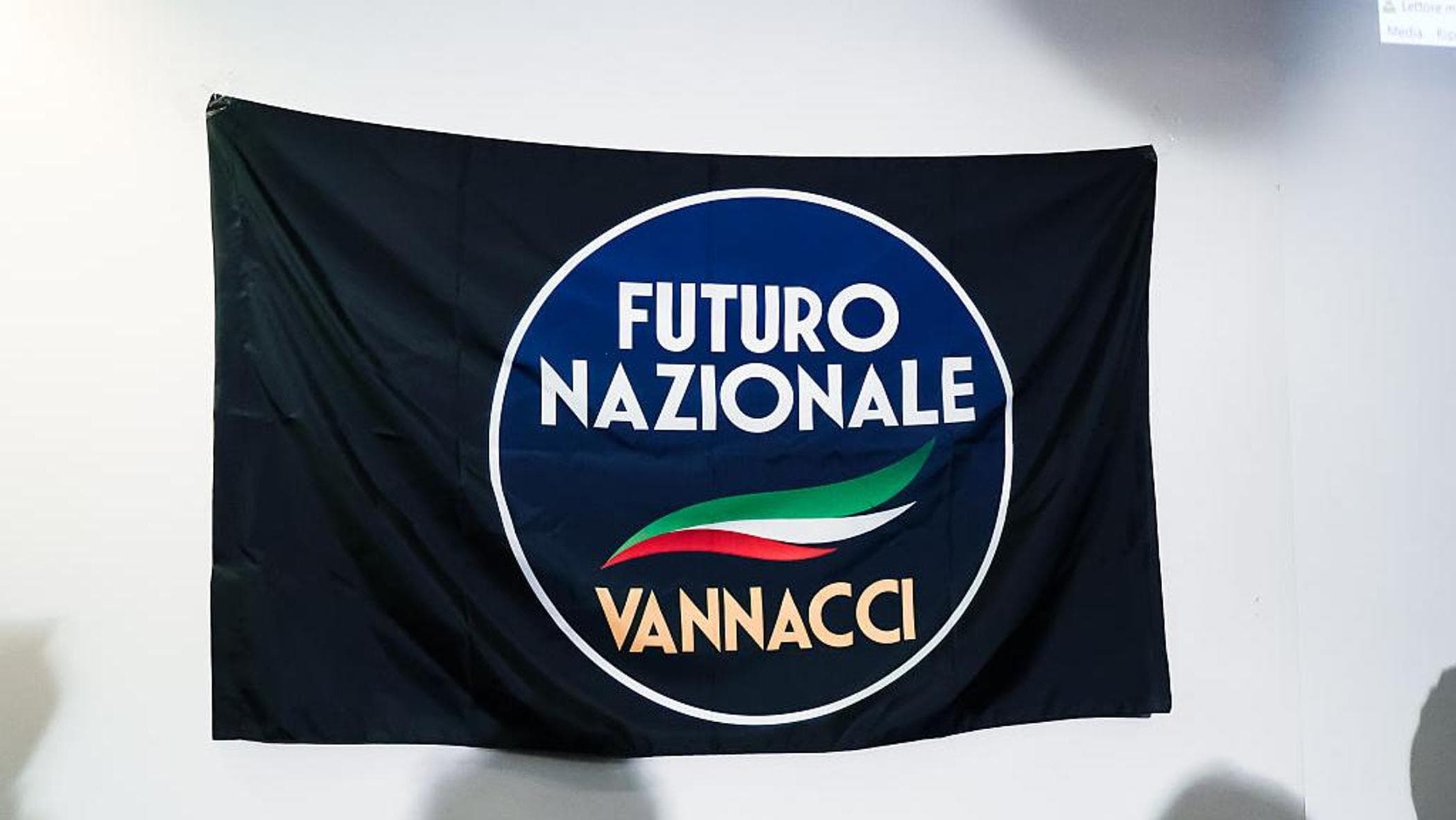“L’alborto non è un diritto, mutuo tricolore, basta gay in tv”: ecco il programma di Vannacci