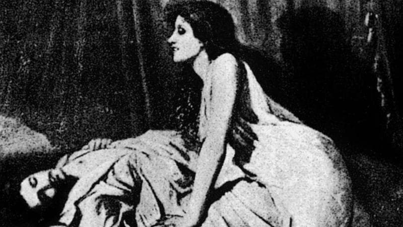 La vampira, illustrazione&nbsp;di Philip Burne-Jones (1897) (Photo by Apic/Bridgeman via Getty Images)
