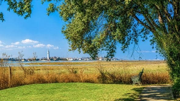A Venezia c’è un’isola in vendita. Vista su Burano e Torcello e forte napoleonico