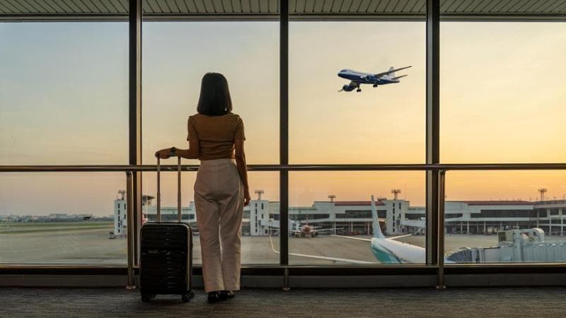 Biglietti aerei: quando conviene comprare e tutti i falsi miti sul risparmio