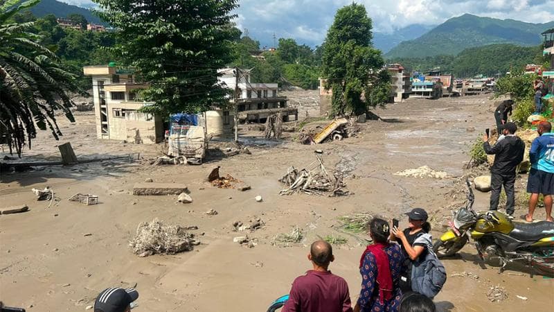 Anteprima: Alluvione e frana al confine tra Nepal e Tibet: oltre 400 dispersi, almeno 157 morti