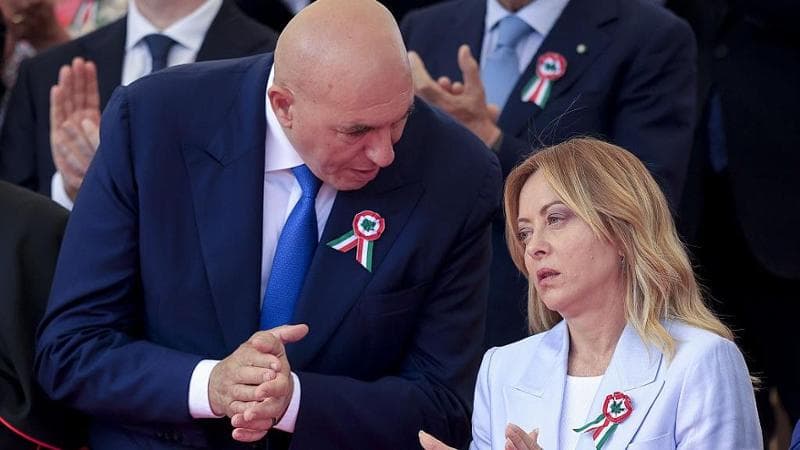 Anteprima: Armi a Kiev, Vannacci: “Le mandano senza dirlo”. Crosetto: “Straparla”. Tajani: “Presto n…
