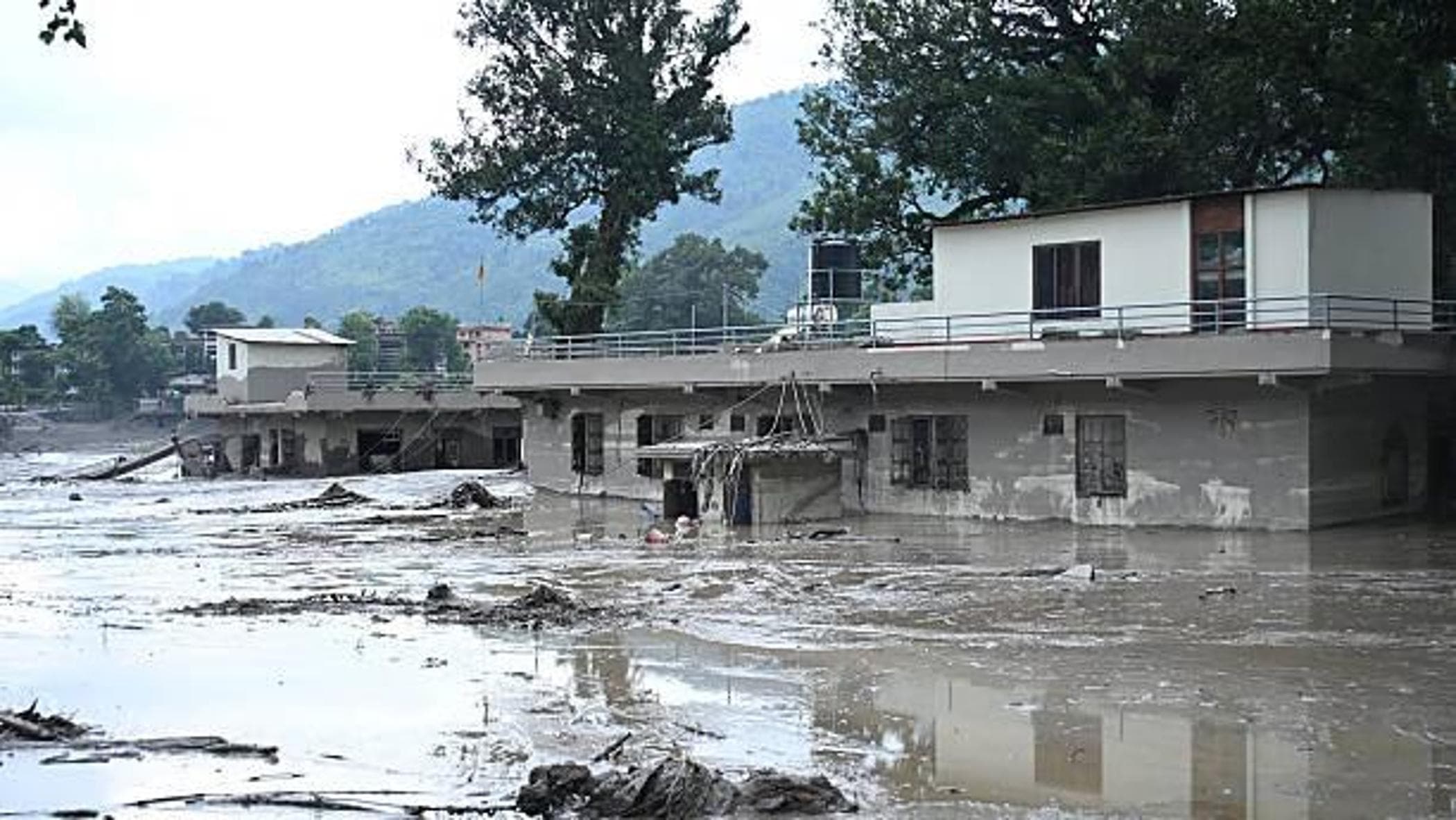 disastro al confine tra tibet e nepal due italiani in zona tajani stanno bene da Repubblica.it disastro al confine tra tibet e nepal due italiani in zona tajani stanno bene