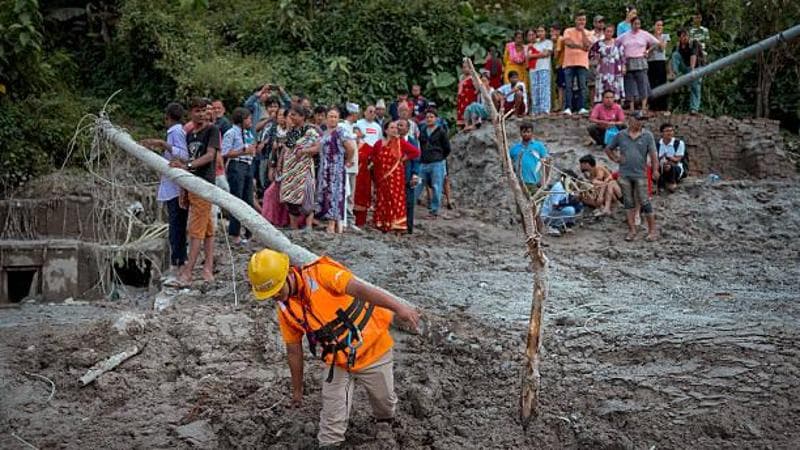 Anteprima: Nepal, l’esperta: “Nessun disastro naturale: eventi a cascata e scelte sbagliate nella ge…
