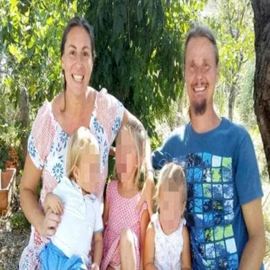 Anteprima: Famiglia nel bosco, resta il nodo della scuola: i tre bambini non sono ancora iscritti