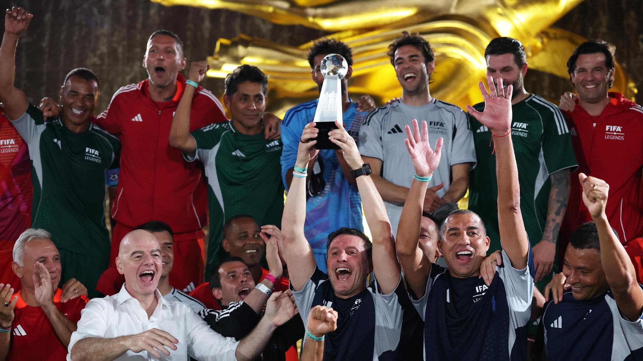 La geopolitica del pallone tra lealisti e ribelli: i calciatori vip e il legame con la Fifa