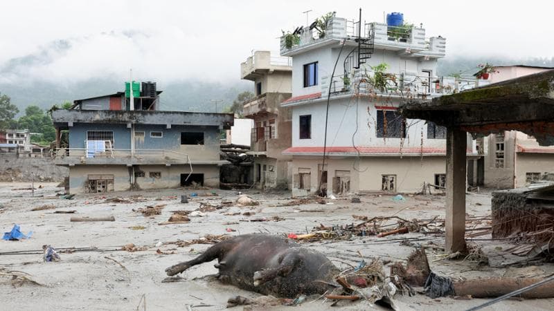 Disastro fra Nepal e Tibet: i morti sono 702, più di tremila i dispersi. Danni per oltre 5 miliardi