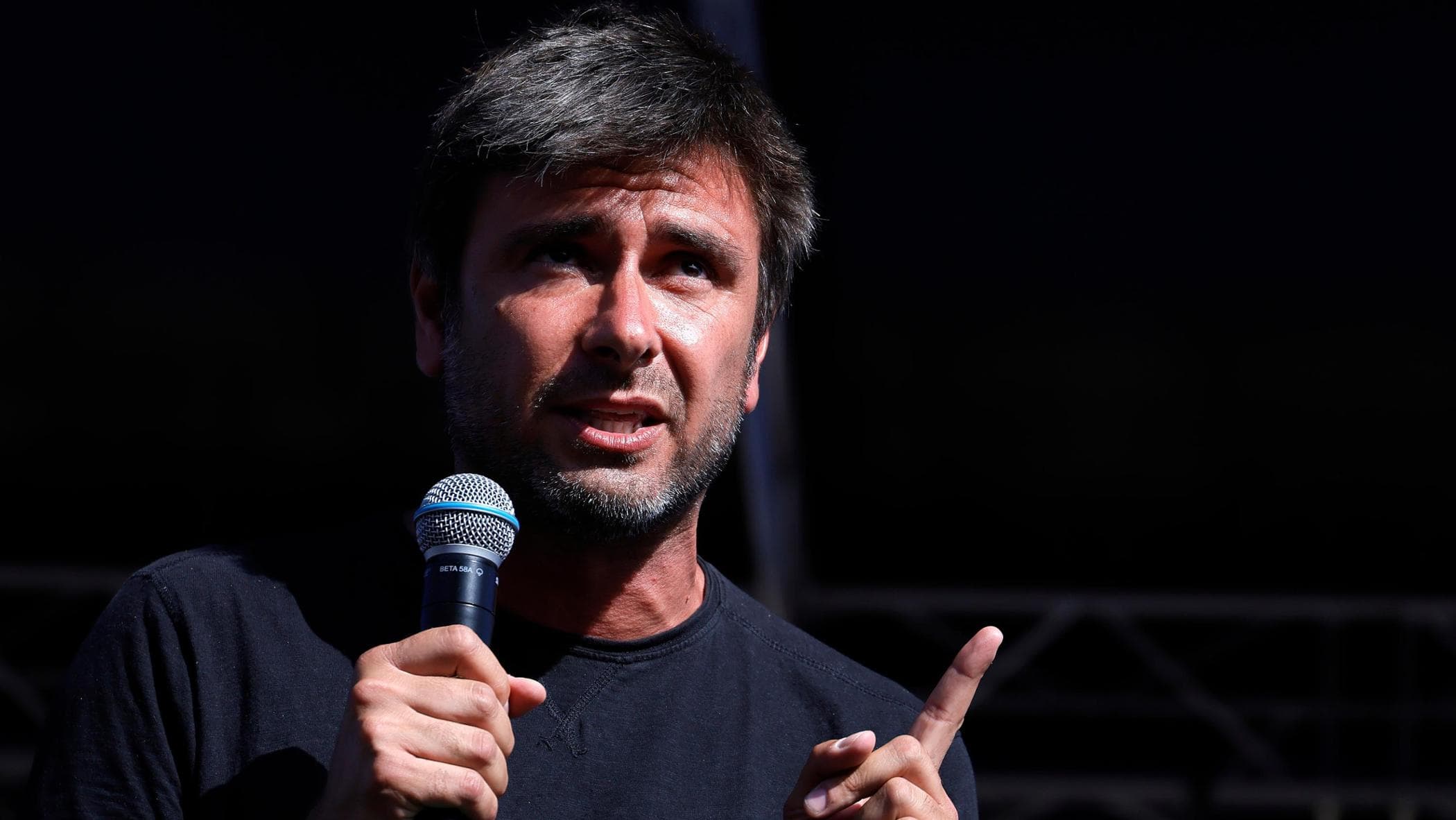 Alessandro Di Battista ricoverato a Cuba: “È in gravi condizioni”