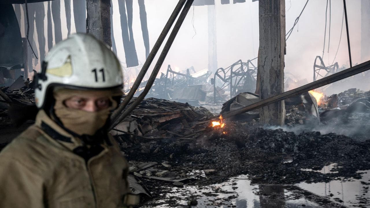 La diretta Raid russo a Bucha su un deposito di munizioni: 37 morti. La Germania annuncerà presto sanzioni separate contro Mosca | Video