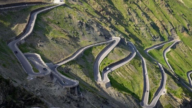 Dalla Sierra Nevada in Spagna alle Alpi: ecco le 5 strade più alte d’Europa