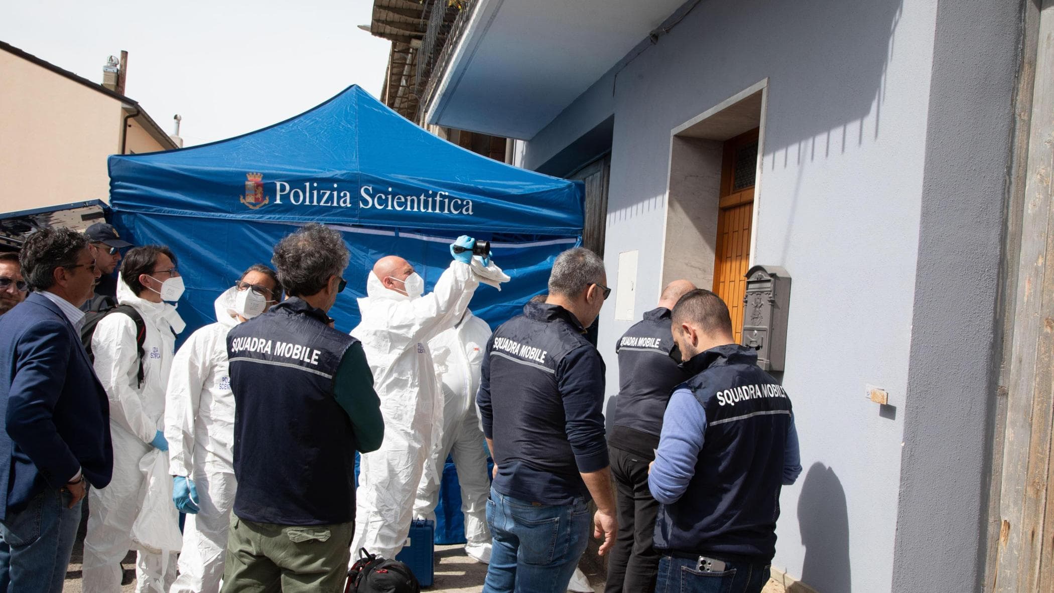 Il tecnico, la prof, il parroco. “Tra loro c’è chi sa la verirà sul mistero della ricina”