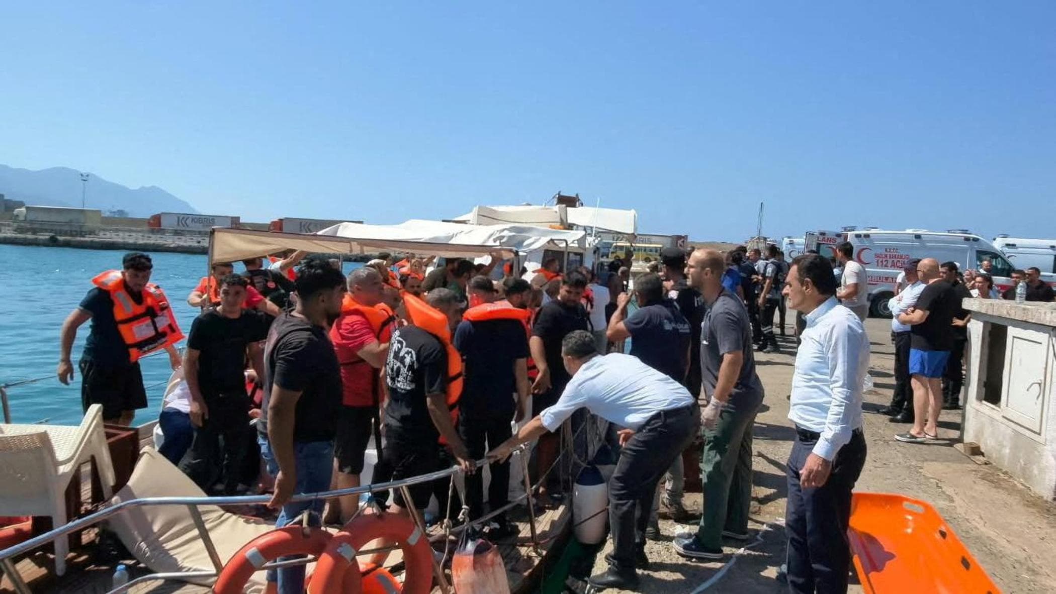 Cipro, traghetto si ribalta al largo di Girne: a bordo 267 persone. “Ci sono morti”
