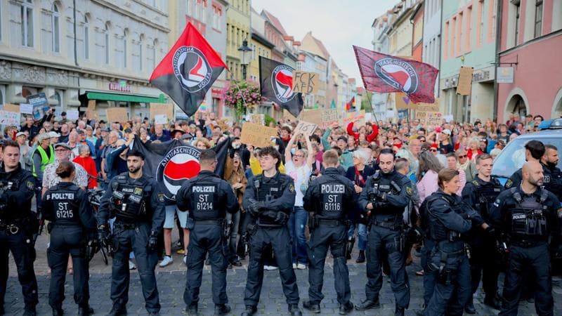 Anteprima: Sassonia, in piazza tra i militanti Afd. “L’uomo più pericoloso può andare al potere”