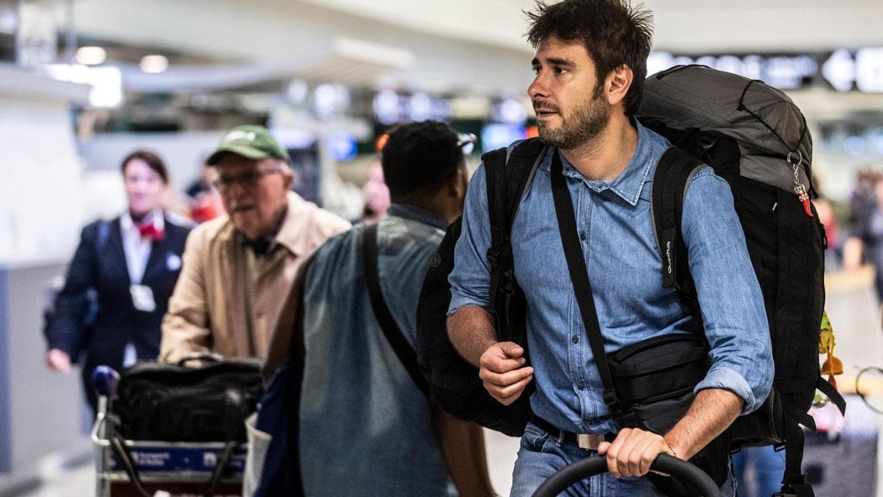 Di Battista ricoverato a Cuba, il no al volo di Stato e l’arrivo dei due medici dall’Italia