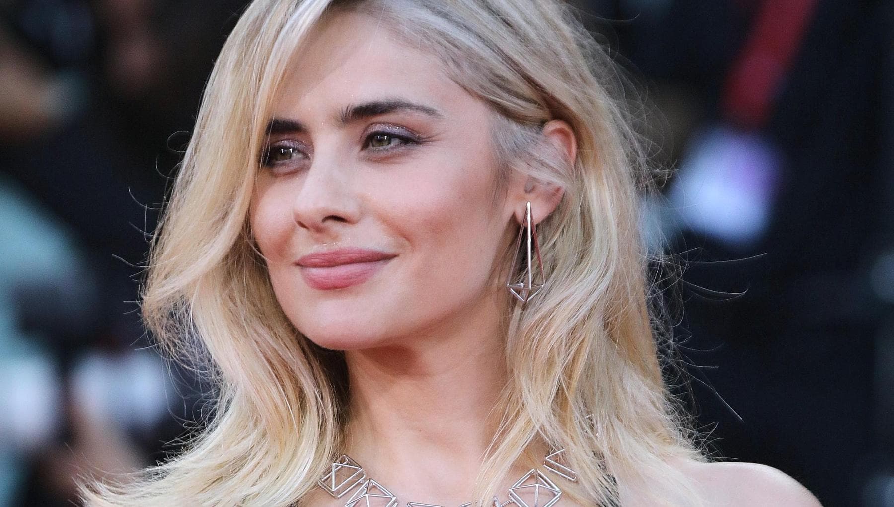 Greta Scarano: “Al Lido con bimbo e nonni, l’unico che ho lasciato a casa è il cane”