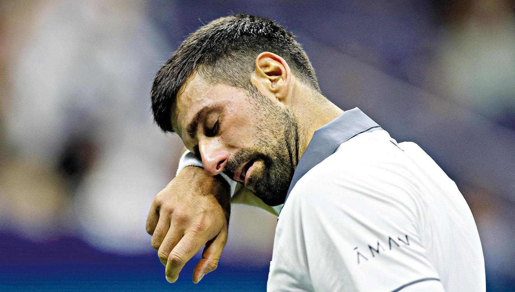 djokovic lacrime al tramonto il mito si arrende al tempo e ai dolori da Repubblica.it djokovic lacrime al tramonto il mito si arrende al tempo e ai dolori