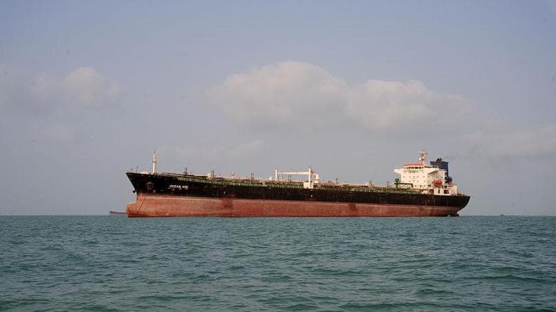 Guerra in Iran, le news. Raid Usa a Hormuz, i Pasdaran rispondono. Trump: “Saranno annientati”