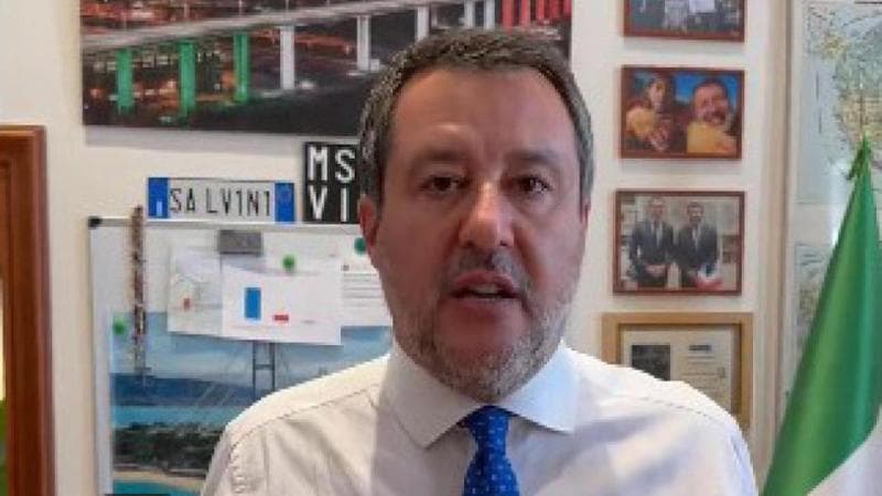 Anteprima: Lega, Salvini ai ribelli: “Sì a due associazioni, una anche al Sud”