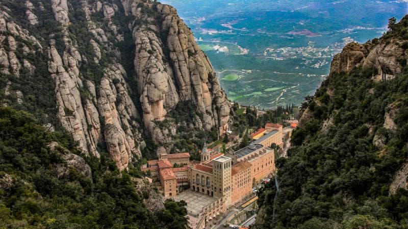Il turismo del silenzio: dormire nei monasteri per staccare da tutto