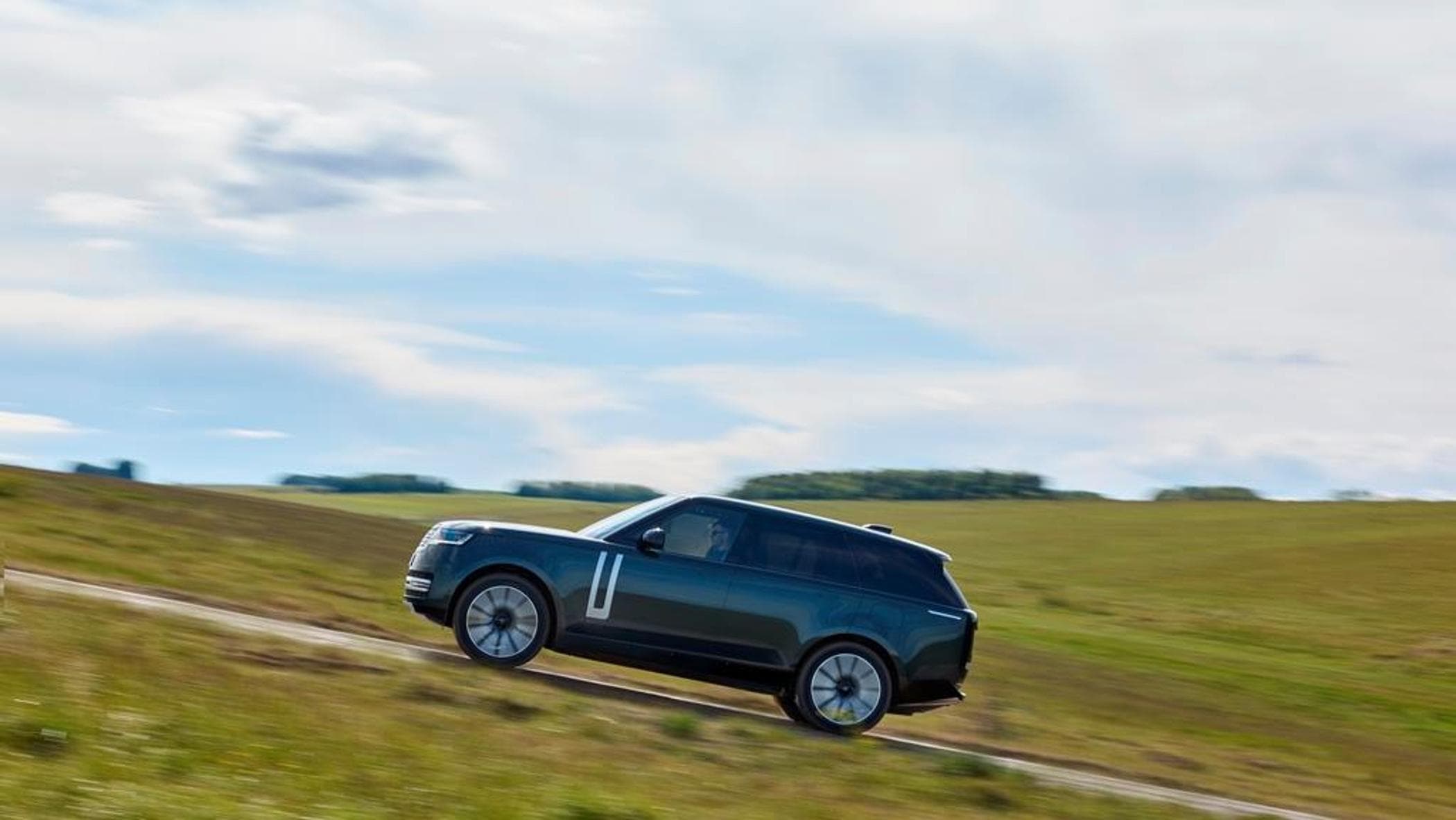 Range Rover Electric Orders Open at £154,070 with 550 HP
