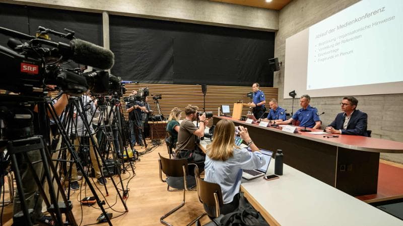 Sparatoria al rave in Svizzera, la polizia: “L’assalto con un AK-74 e due pistole”
