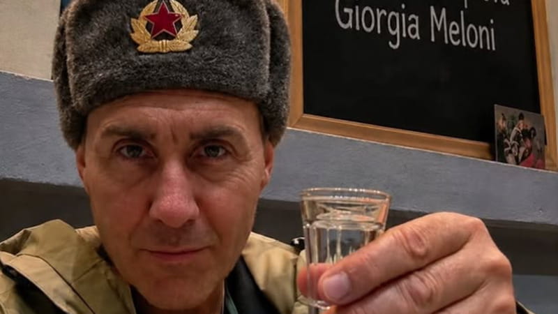 I sospetti sui legami di Vannacci con il Cremlino preoccupano la premier: “Non si sa a chi risponde”