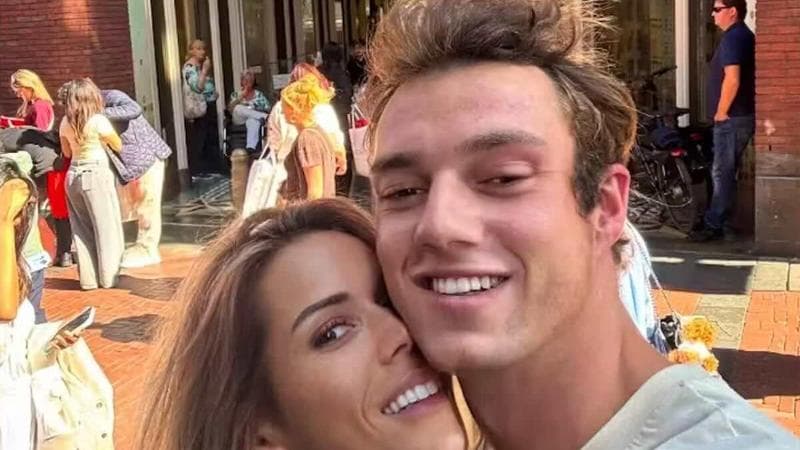 Anteprima: Francia, attacchi sessisti alla figlia di Brigitte Macron: fidanzata con un uomo di 20 an…