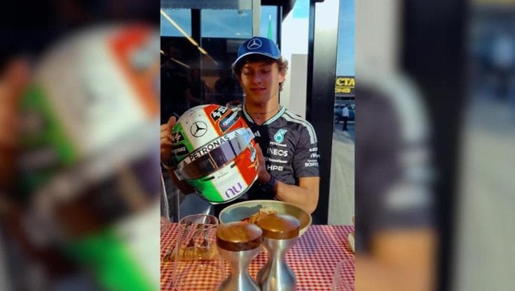 Pizza e spaghetti: Kimi Antonelli svela il casco speciale per Monza ispirato a Valentino Rossi