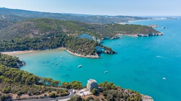 Le 5 migliori strade a filo d’acqua per immergersi nei panorami estivi