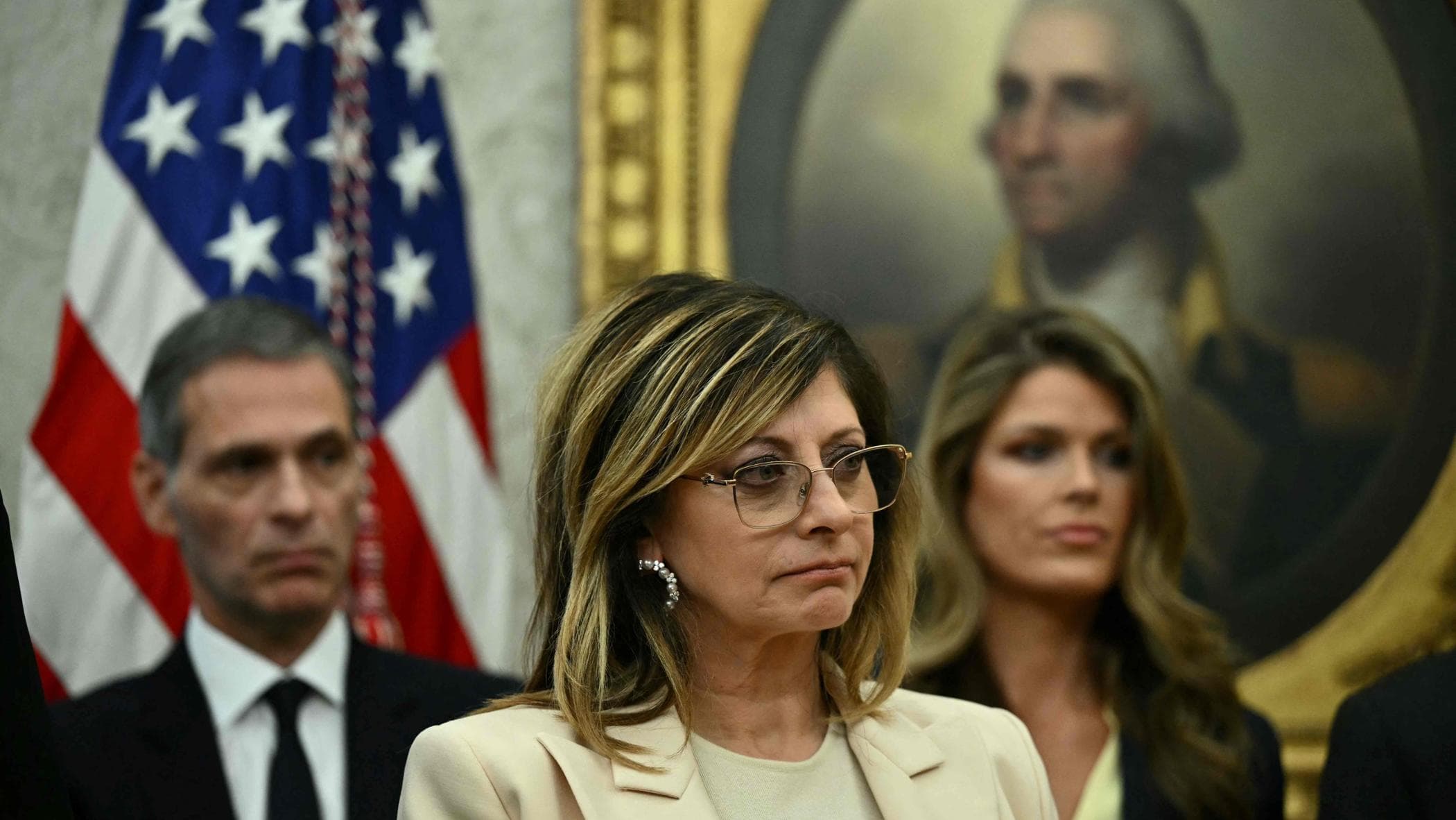fox licenzia bartiromo la giornalista pi249 trumpiana ha passato un documento alla casa bianca da Repubblica.it fox licenzia bartiromo la giornalista pi249 trumpiana ha passato un documento alla casa bianca