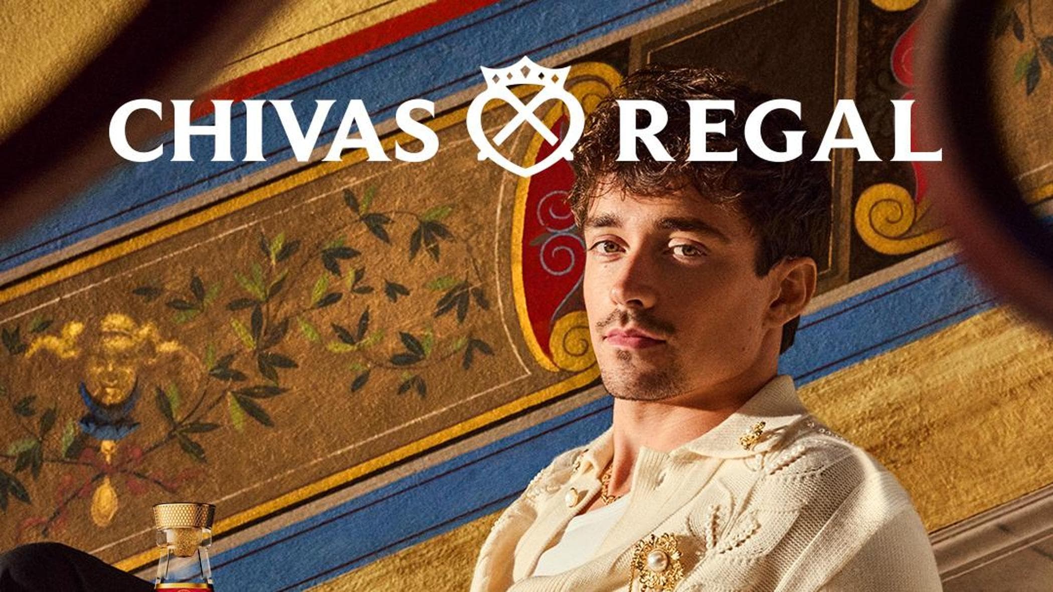 Чарльз Леклер представил новый 16-летний виски Chivas Regal, созданный совместно с мастером-блендером