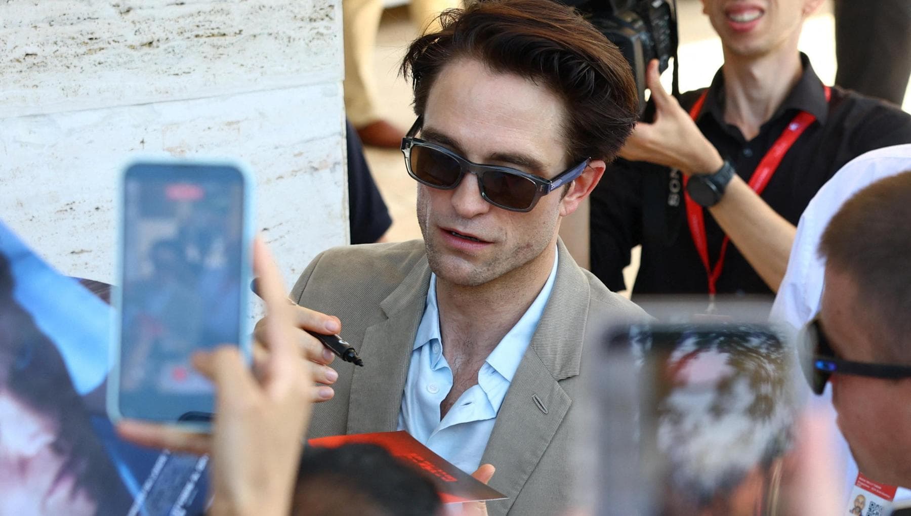 robert pattinson il male non so definirlo so solo che bisogna essere gentili da Repubblica.it robert pattinson il male non so definirlo so solo che bisogna essere gentili
