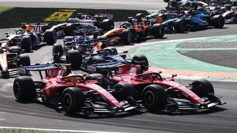 Il contatto al via tra Leclerc e Hamilton