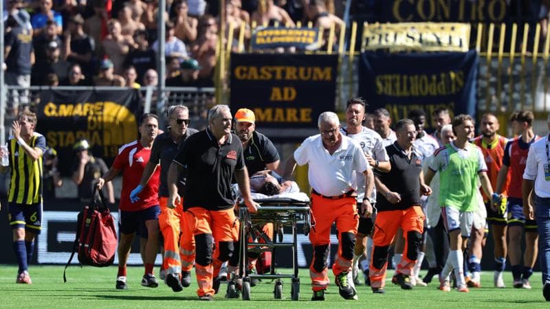 Castellammare: malore per Bozhinov del Pisa, portato in ospedale. Partita sospesa e poi ripresa