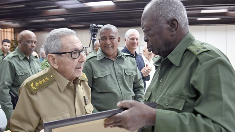 Anteprima: Cuba, Raúl Castro riappare in pubblico dopo le voci sulla sua salute