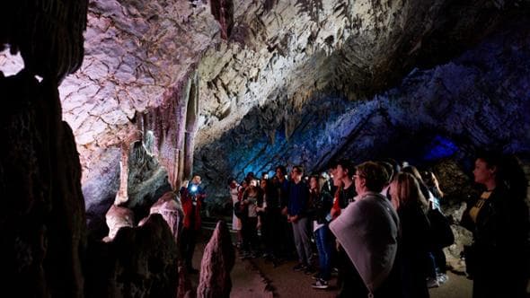 Nel cuore segreto della Terra. Le grotte da scoprire nella Giornata del Carsismo (e non solo)