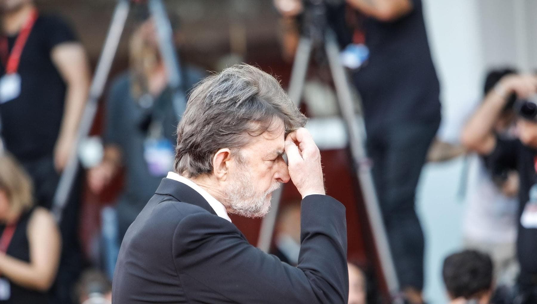 nanni moretti a venezia durante la proiezione del suo film a uno spettatore spenga il telefono da Repubblica.it nanni moretti a venezia durante la proiezione del suo film a uno spettatore spenga il telefono