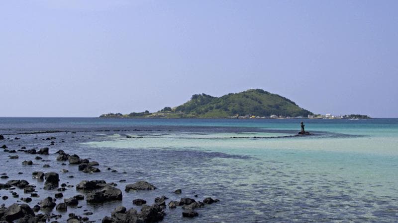 Jeju, Geumneung Beach - Korea Tourism Organization - Chun Kunyup