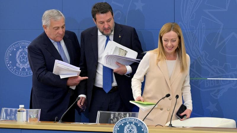 Giorgia Meloni con Antonio Tajani e Matteo Salvini

